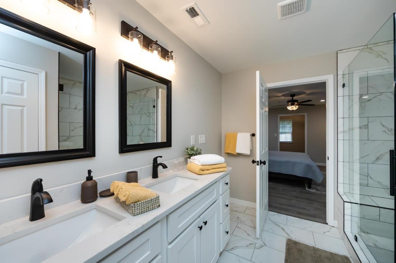 Brandnew Spacious 4 Bedroom House Minutes To Uptown Charlotte Extérieur photo