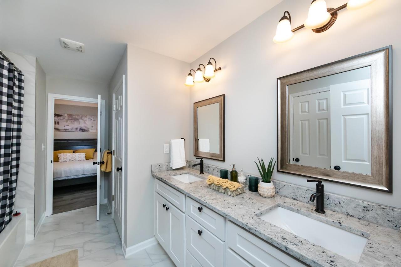 Brandnew Spacious 4 Bedroom House Minutes To Uptown Charlotte Extérieur photo