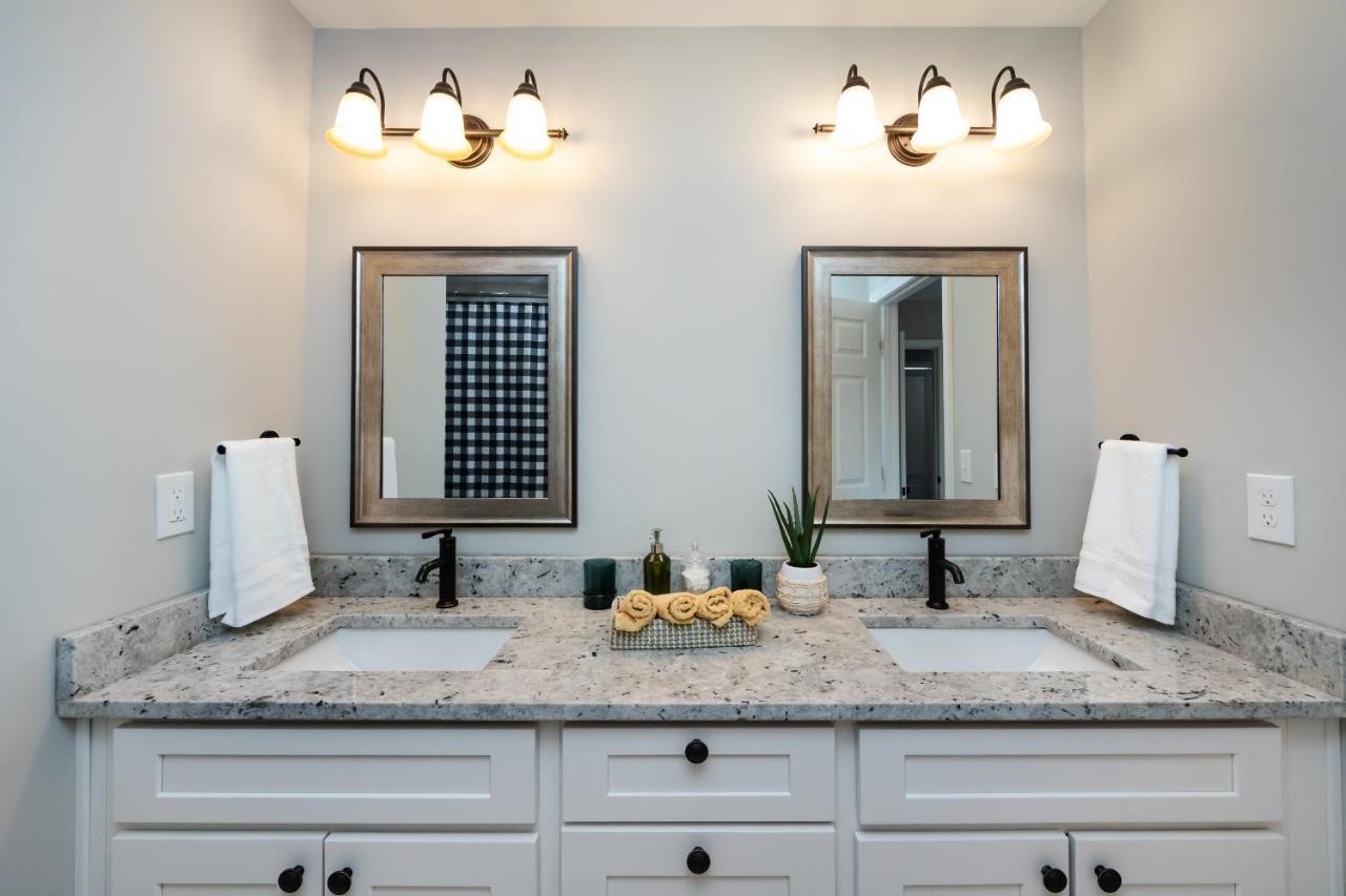 Brandnew Spacious 4 Bedroom House Minutes To Uptown Charlotte Extérieur photo